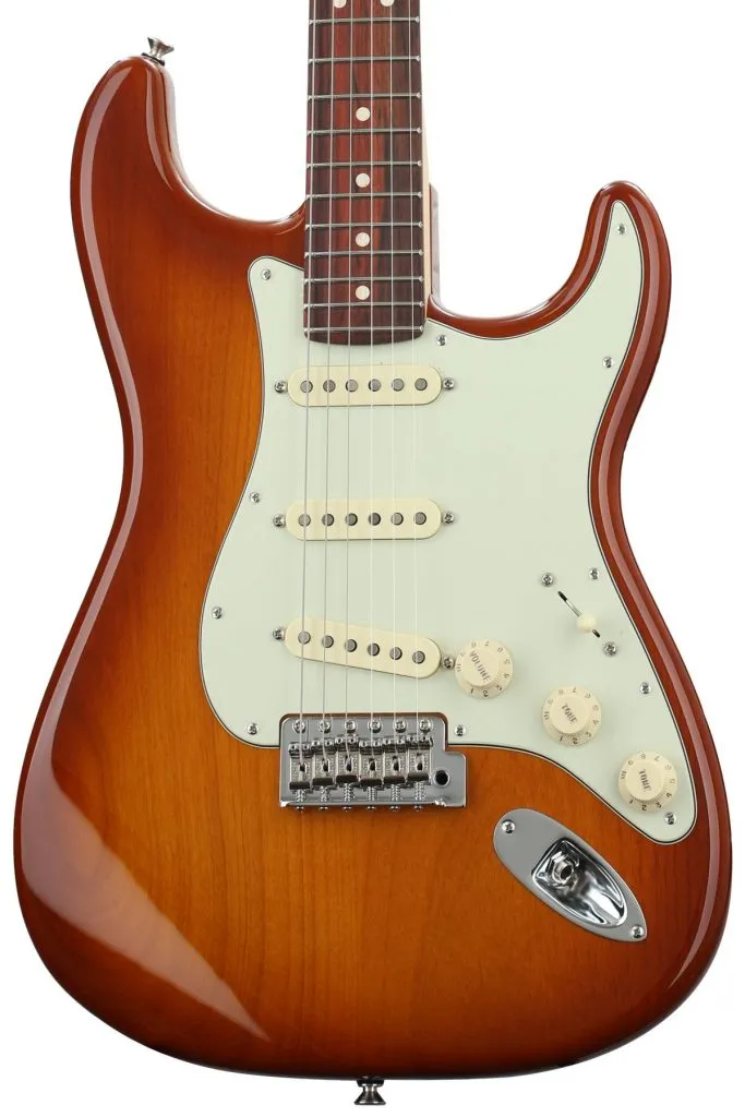 American Performer Femder Strat