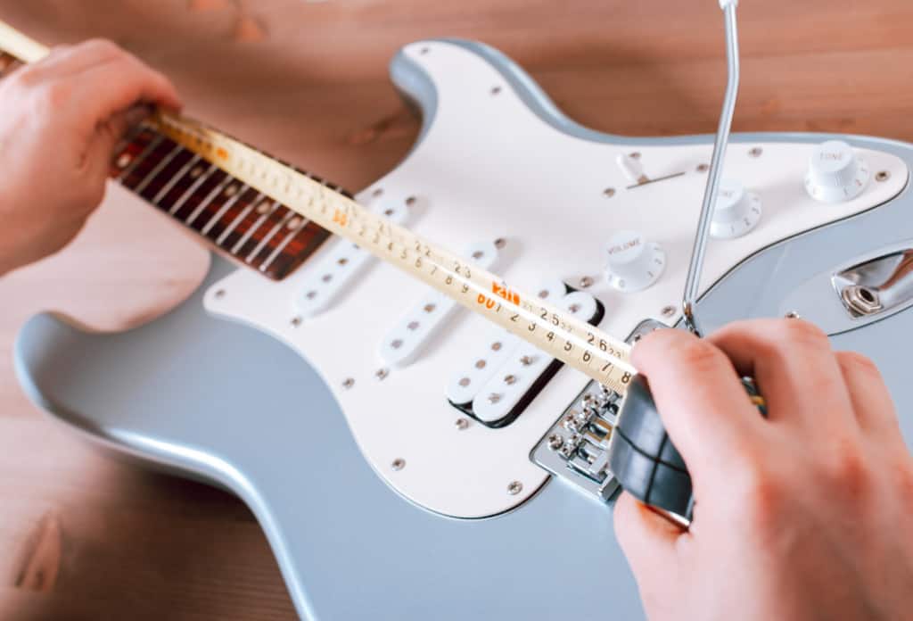 Measuring a Fender Strat dimensions